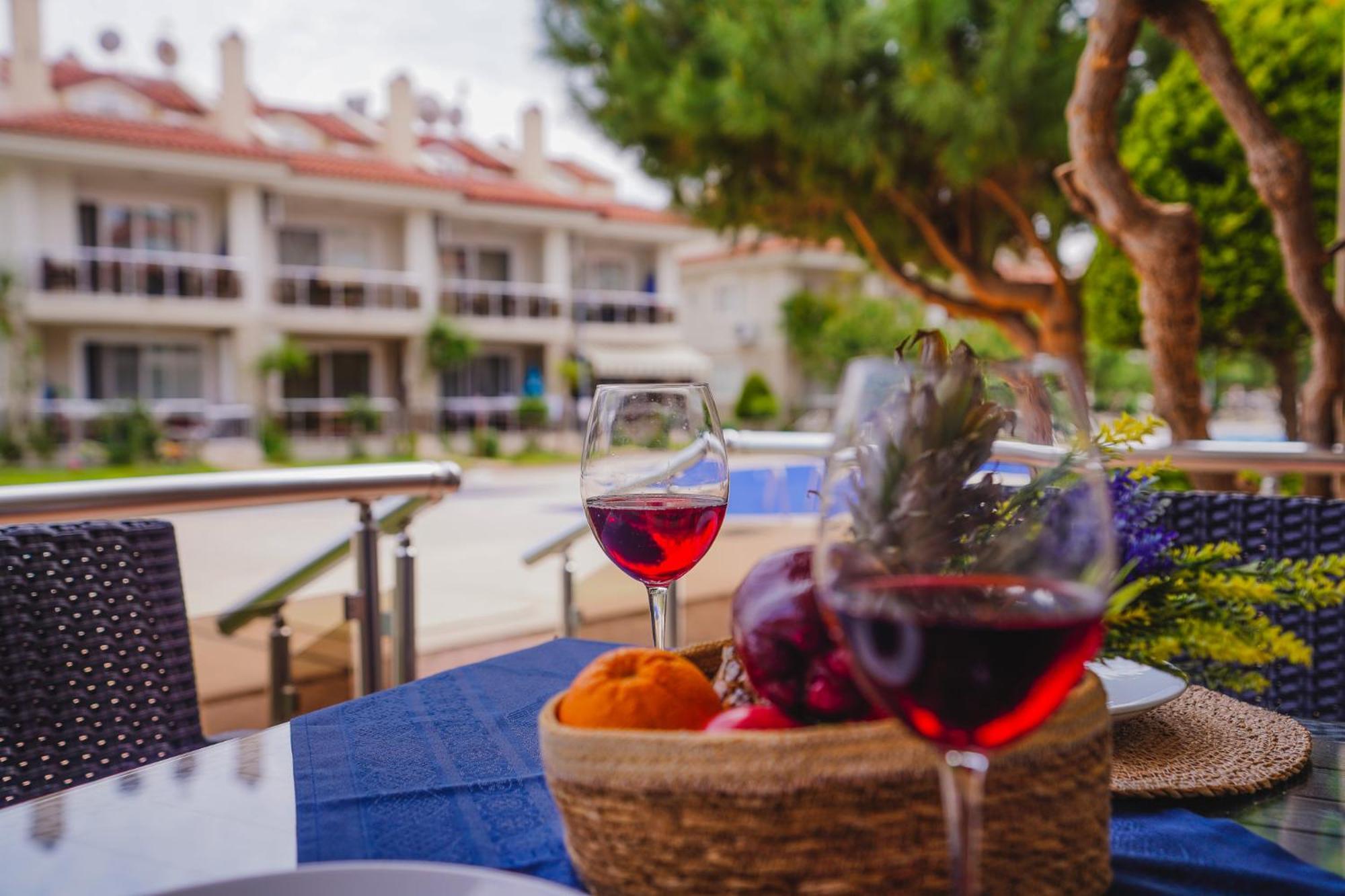 Sunset Beach Resort Aqua Lettings Fethiye Eksteriør bilde